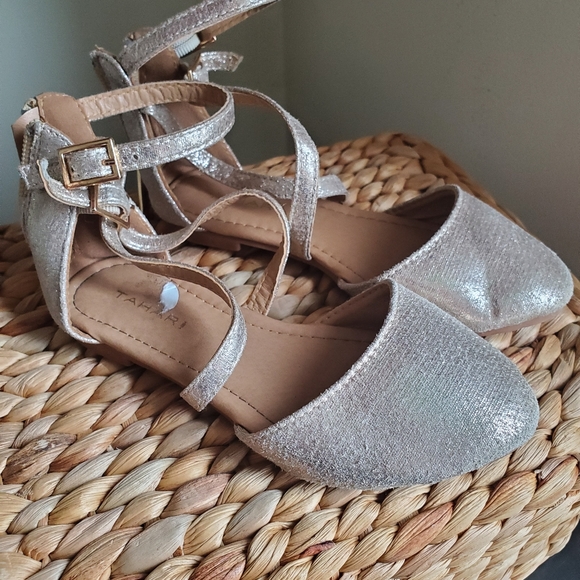 tahari girl shoes